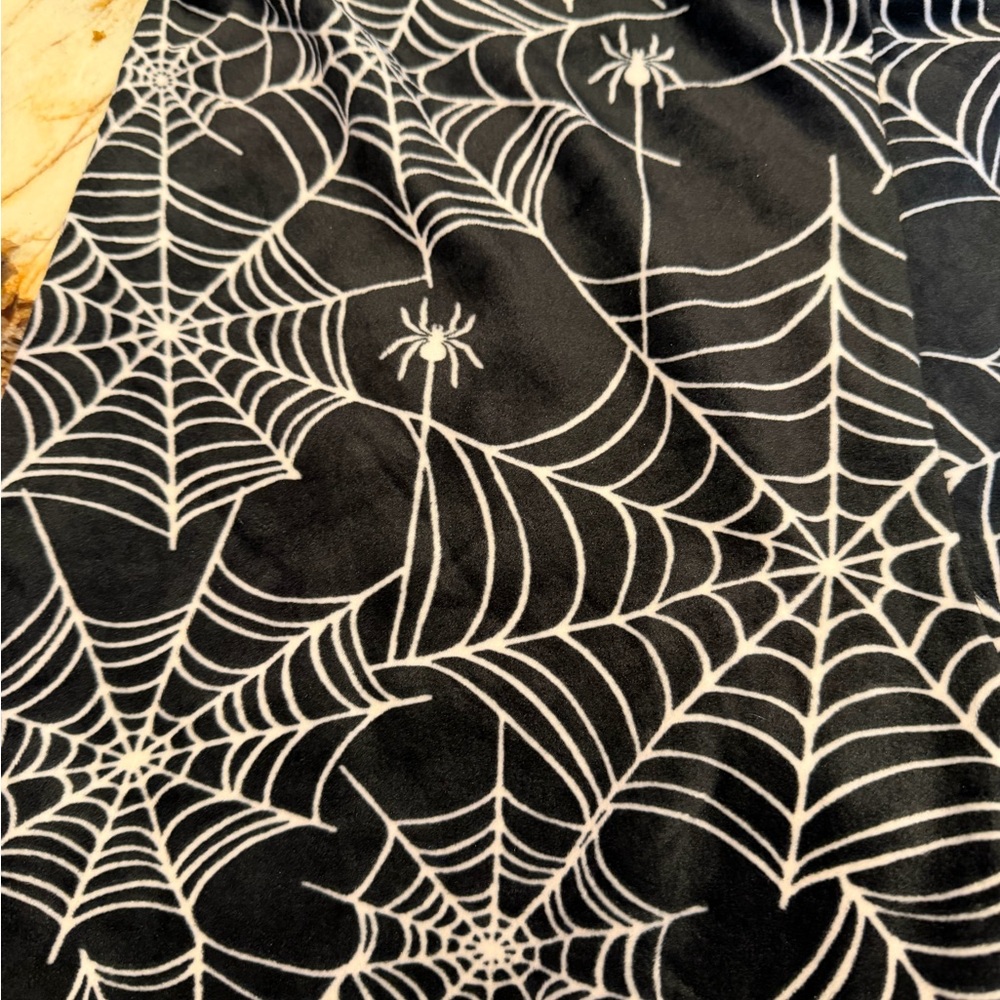 No Boundaries Black Spider Web Leggings - Picture 4 of 5